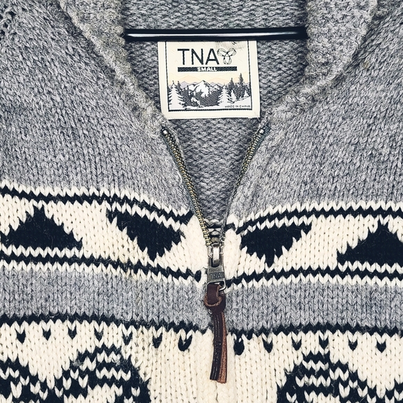 TNA Sweater - Picture 4 of 6